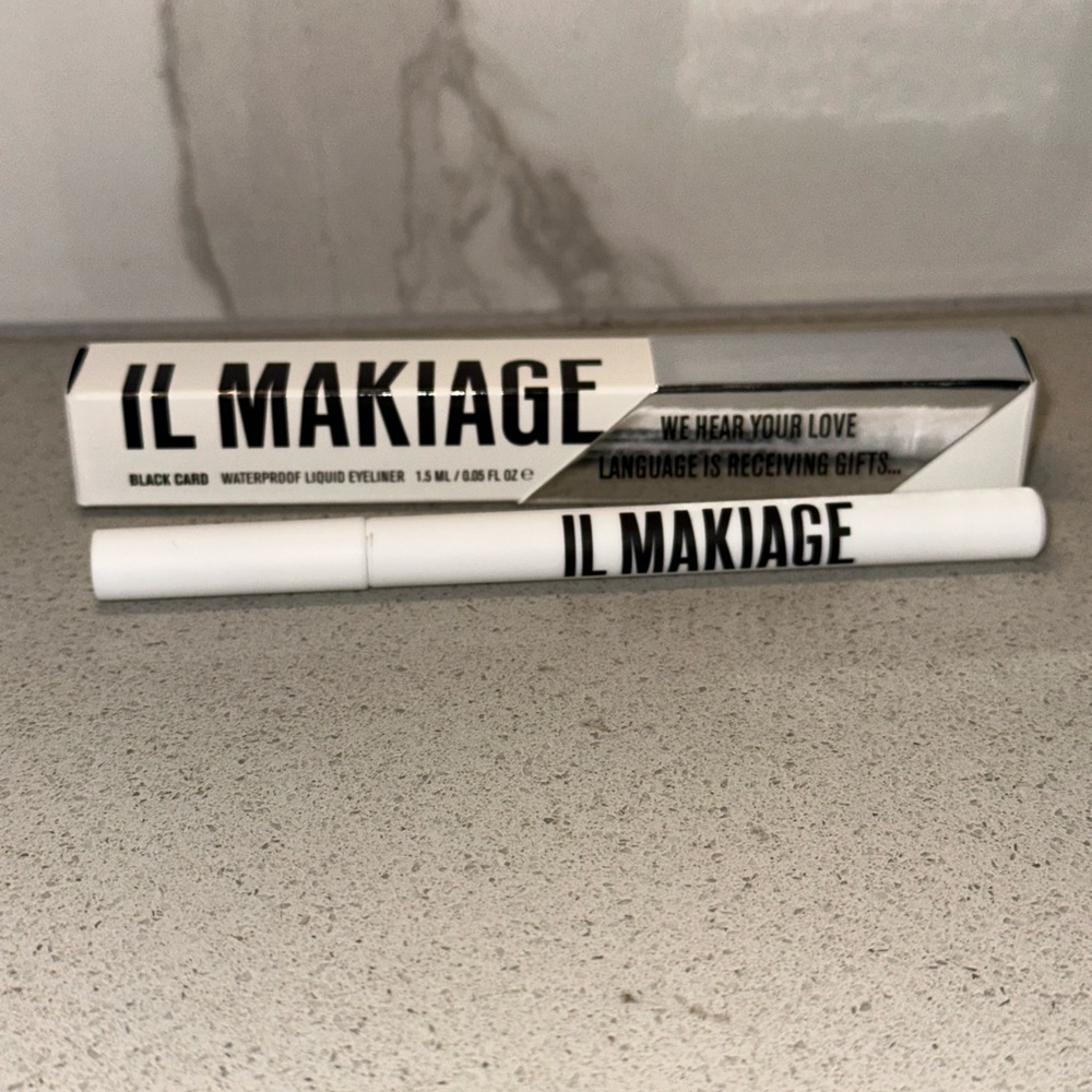 IL Makiage Waterproof Liquid Eyeliner
